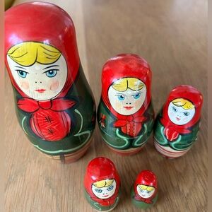 Vintage Folk Art Russian Nesting Dolls Set 5